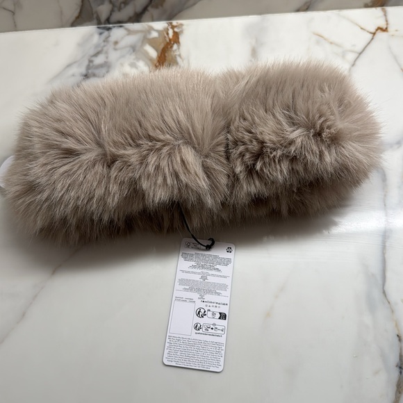 Alo opulent faux fur wintersun headband - Picture 2 of 3